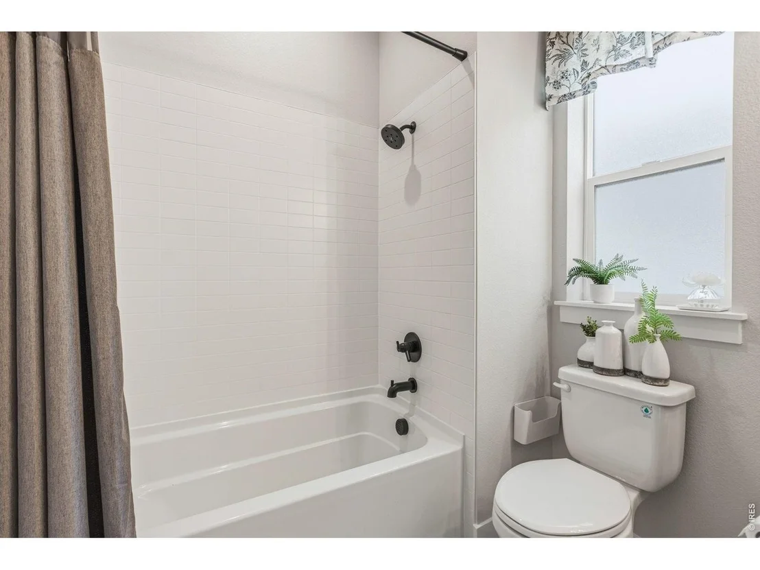 Photo of 1724 Barefoot Dr