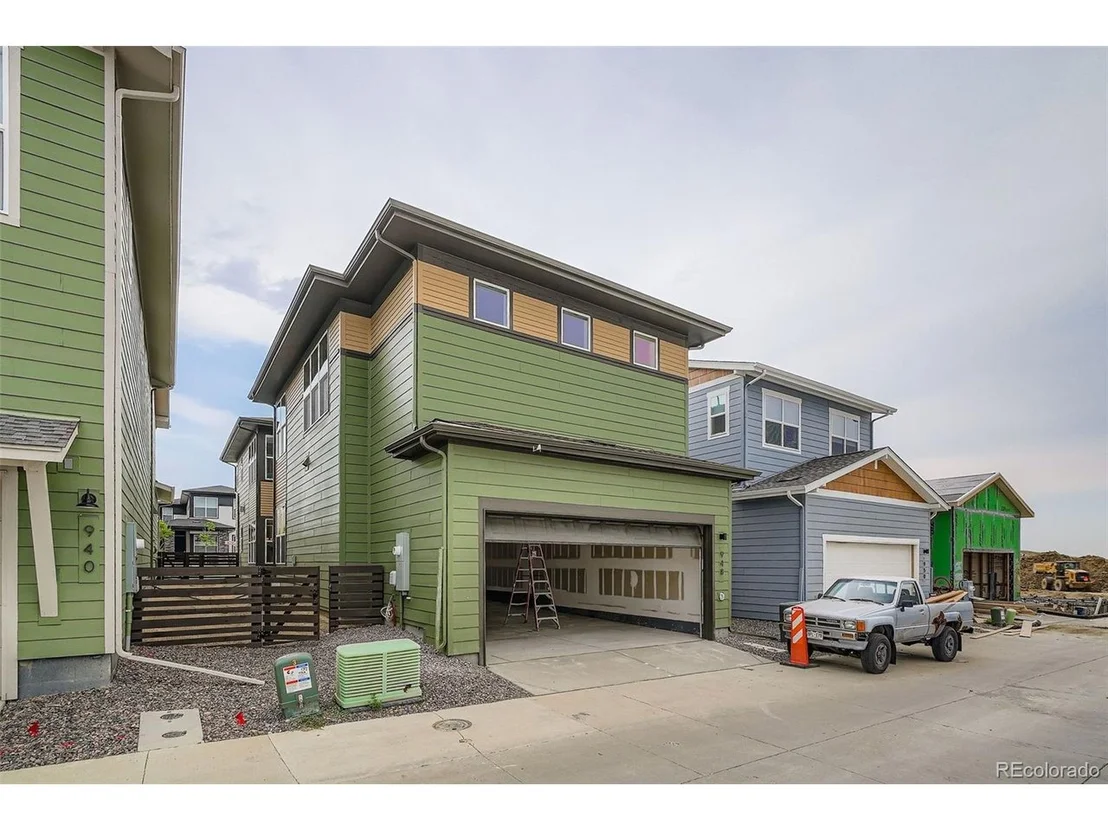 Photo of 948 Promenade Dr