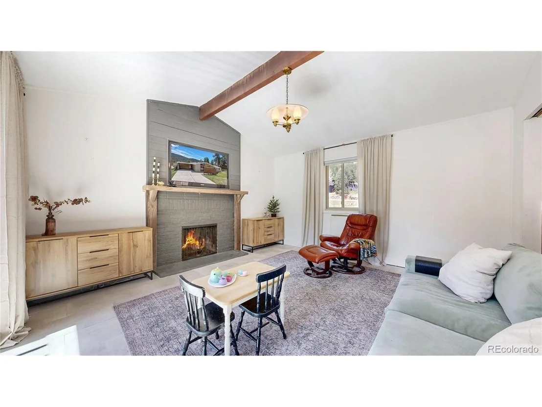 Photo of 27976 Lupine Dr