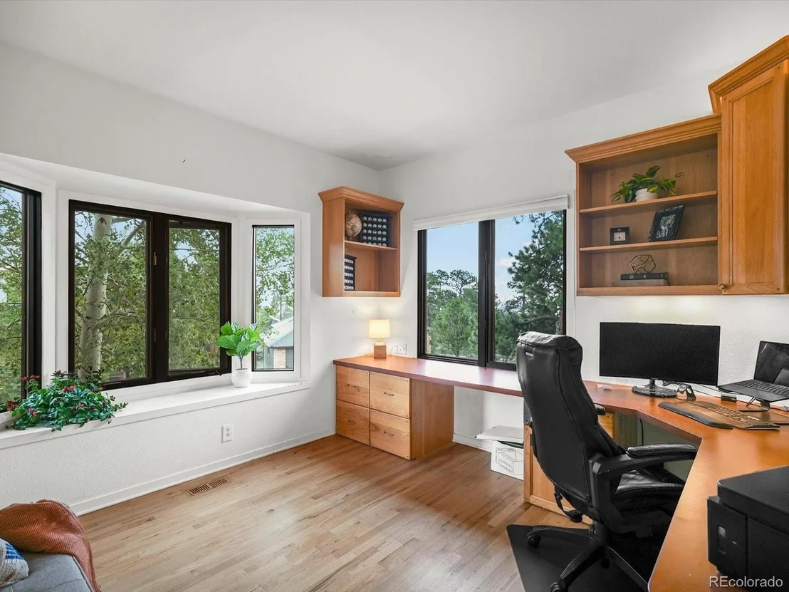 Photo of 2395 Pine Tree Ln