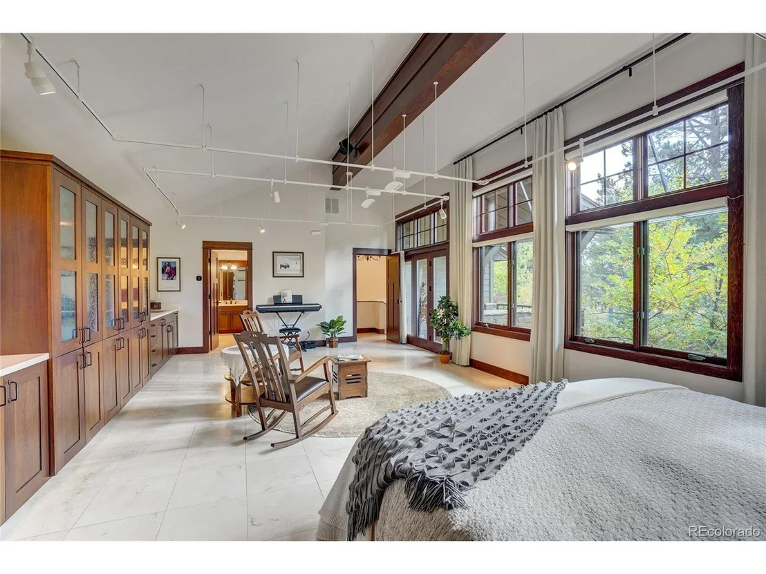 Photo of 25751 Village Cir