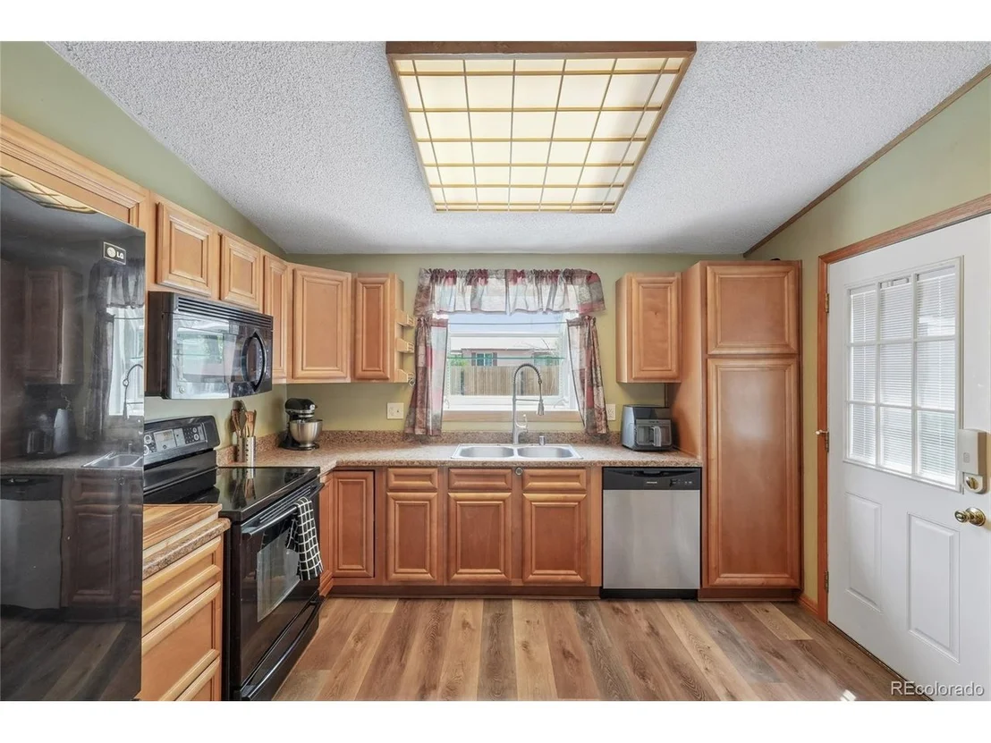 Photo of 208 Madison Dr