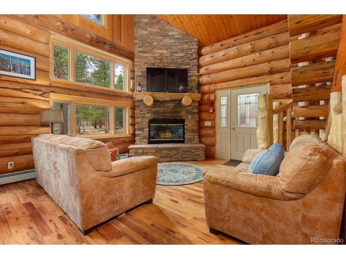 Photo of 682 Spruce Dr