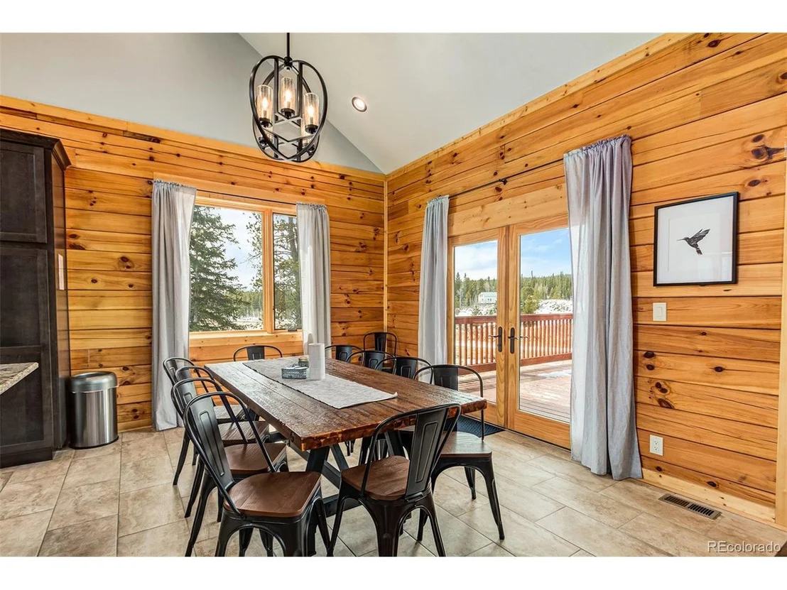Photo of 1477 Lakeside Dr