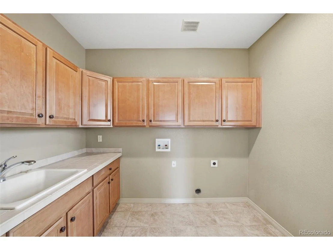 Photo of 10977 Glengate Cir