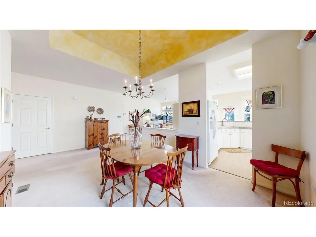Photo of 1330 Iris Cir
