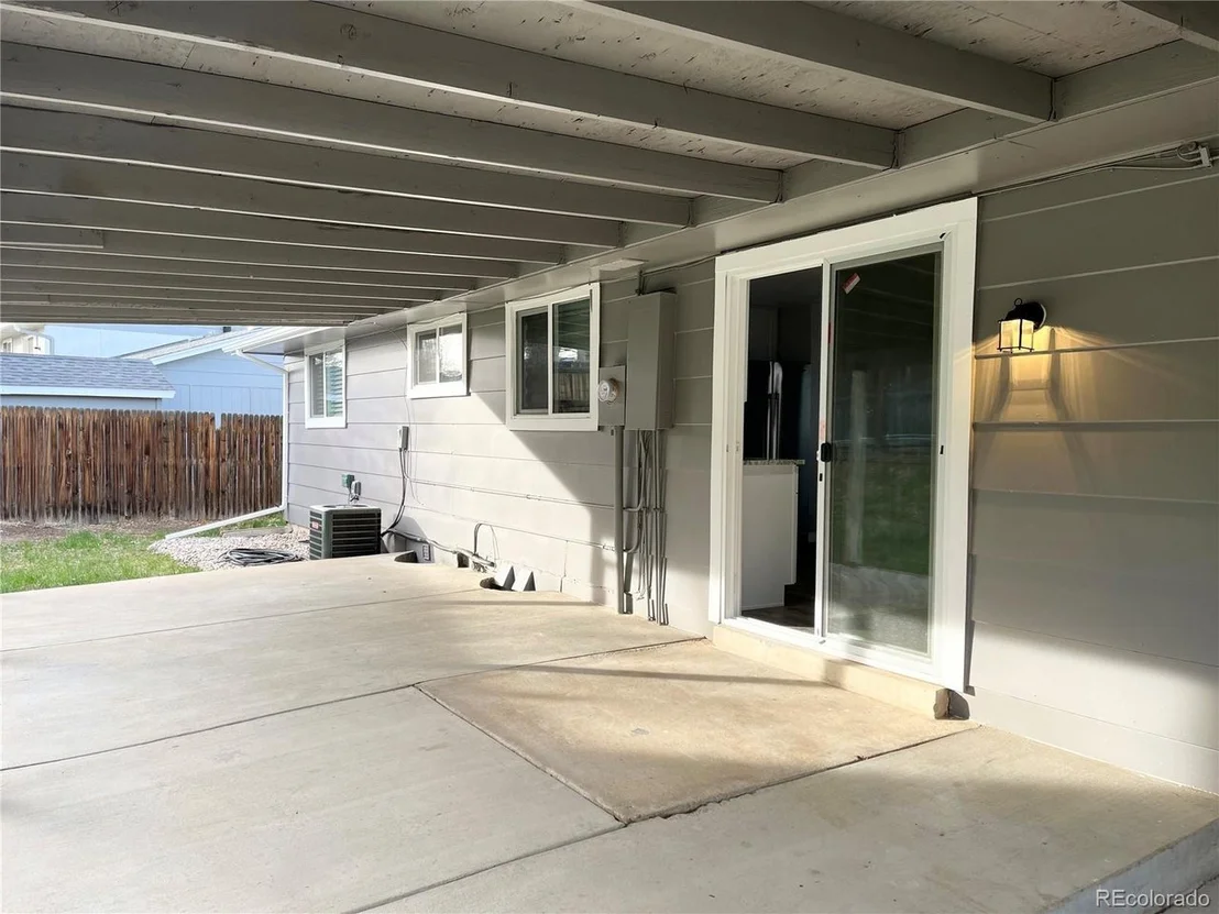 Photo of 376 Helena Cir