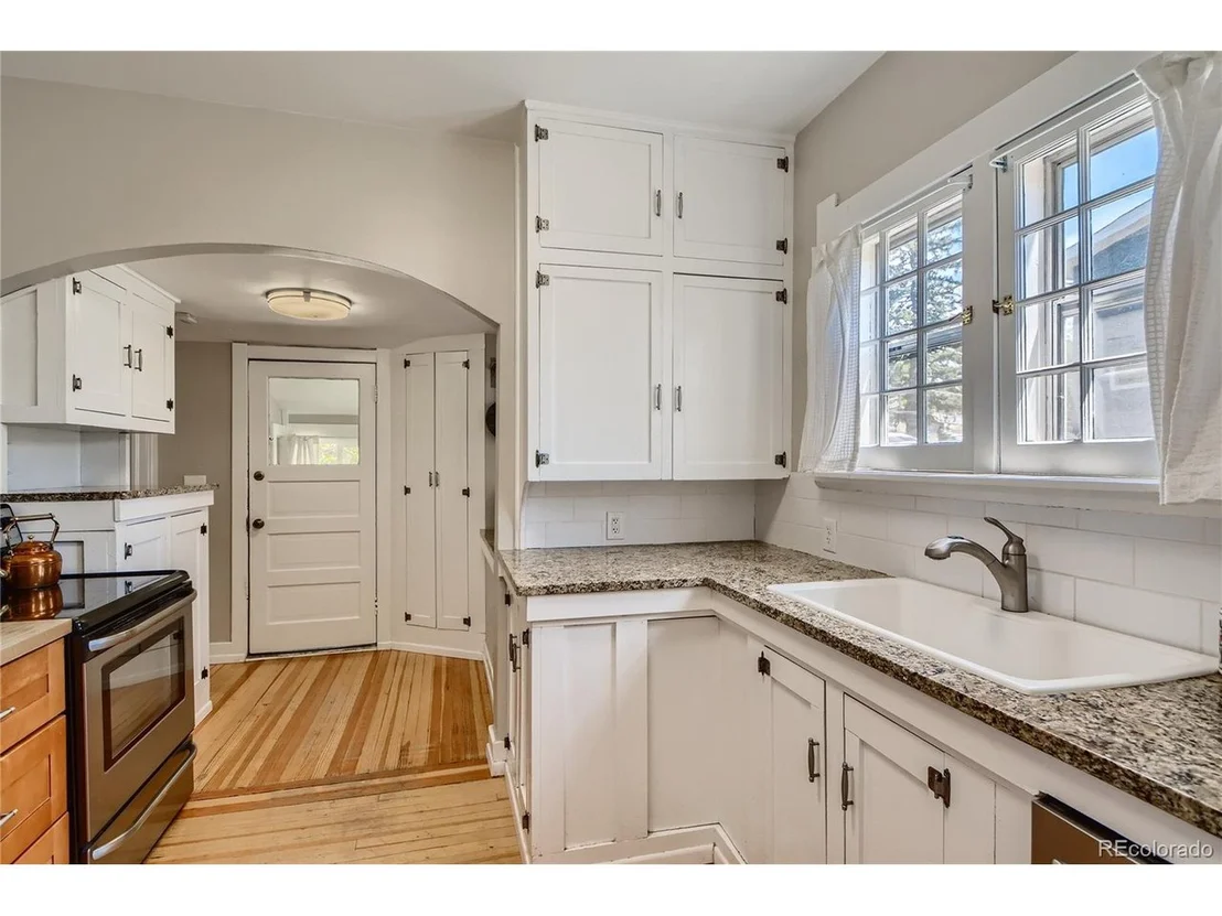 Photo of 5326 Lowell Blvd