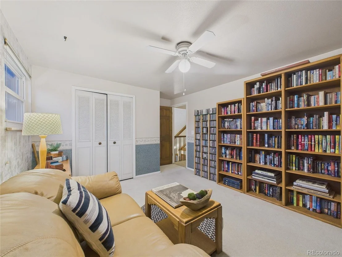 Photo of 9738 Sierra Dr