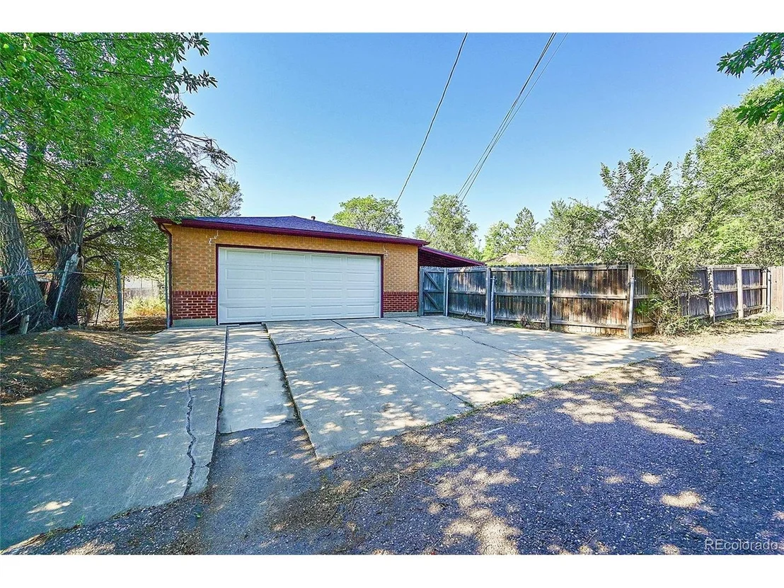 Photo of 1331 Oak Pl