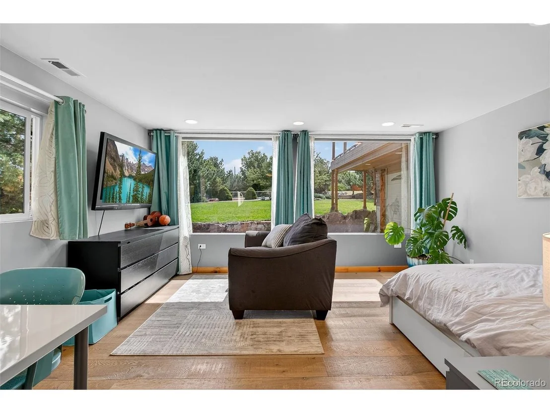 Photo of 7908 Beverly Blvd