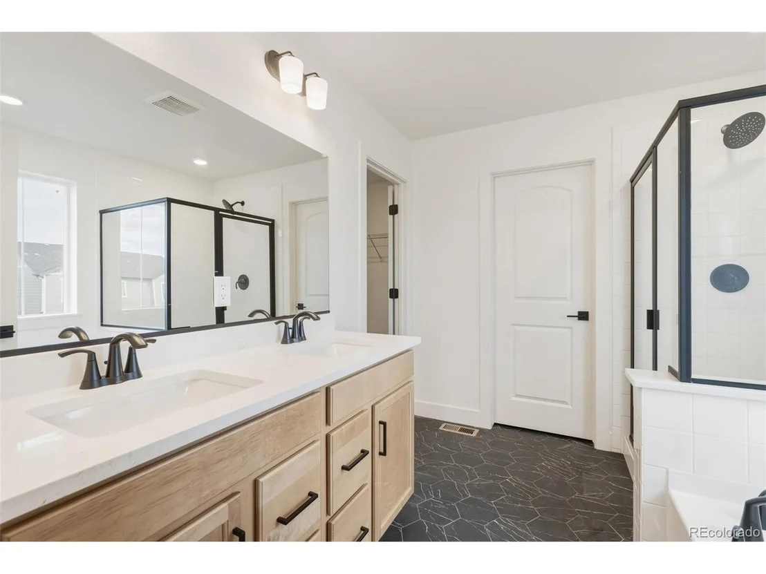 Photo of 1597 Bloom St
