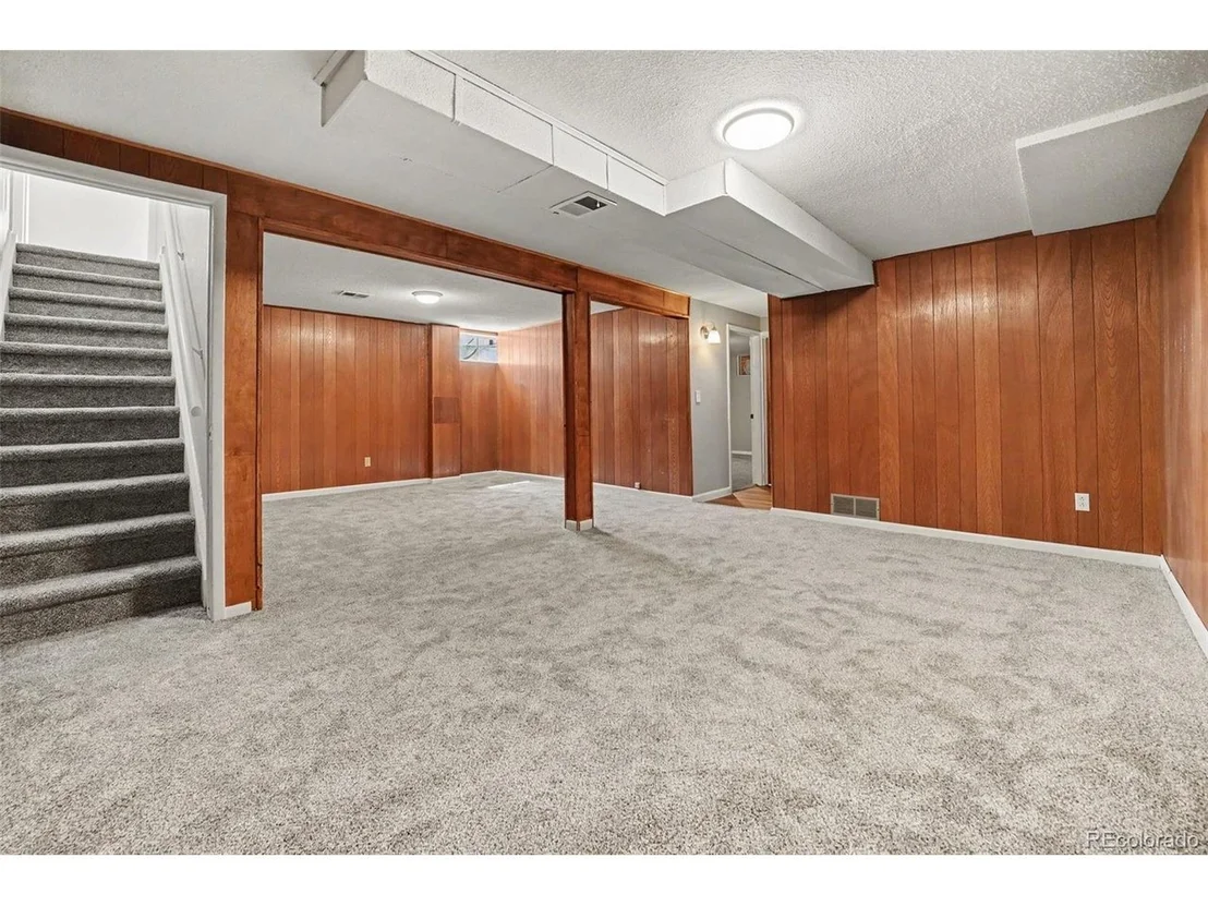 Photo of 400 Leo Ln