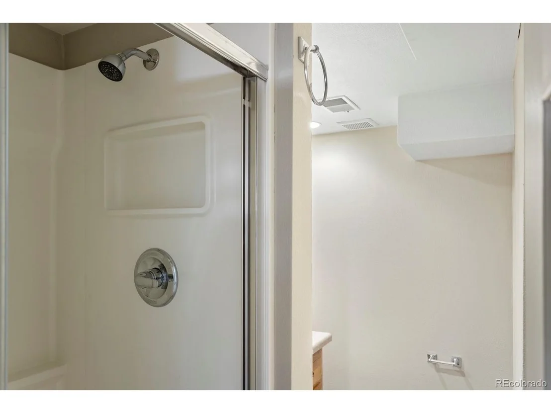 Photo of 8160 Flower Cir