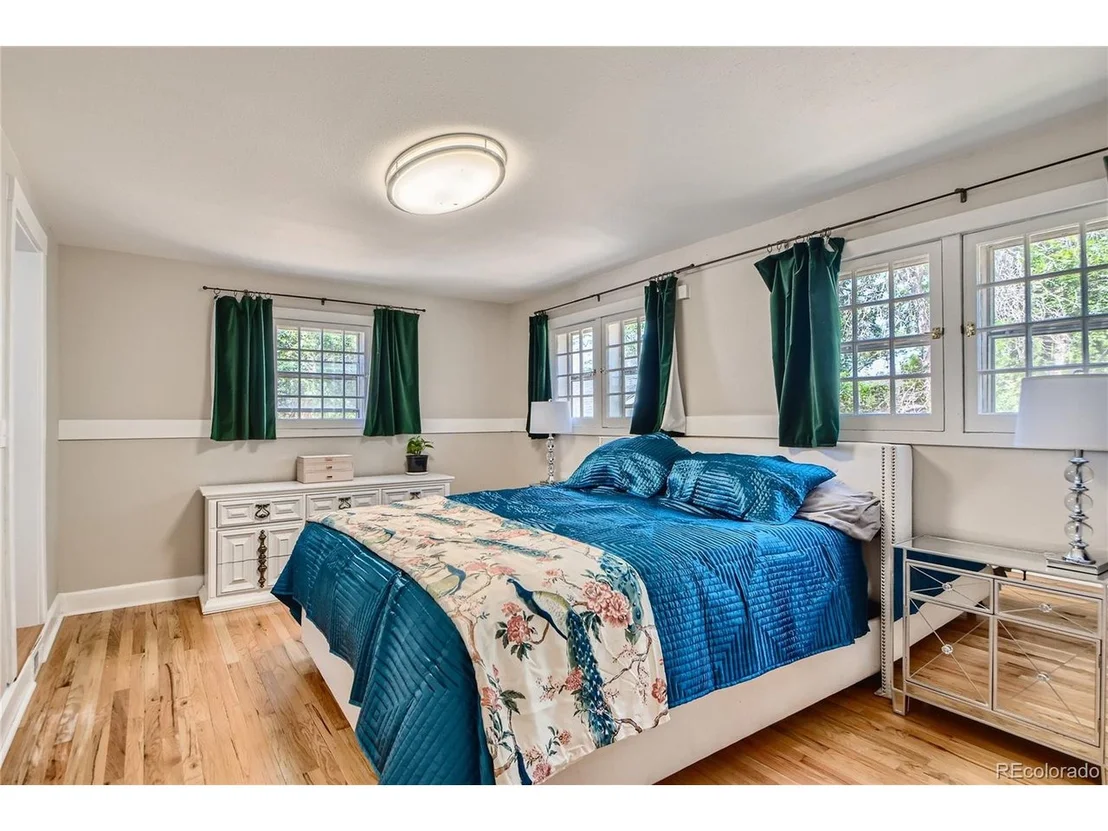 Photo of 5326 Lowell Blvd
