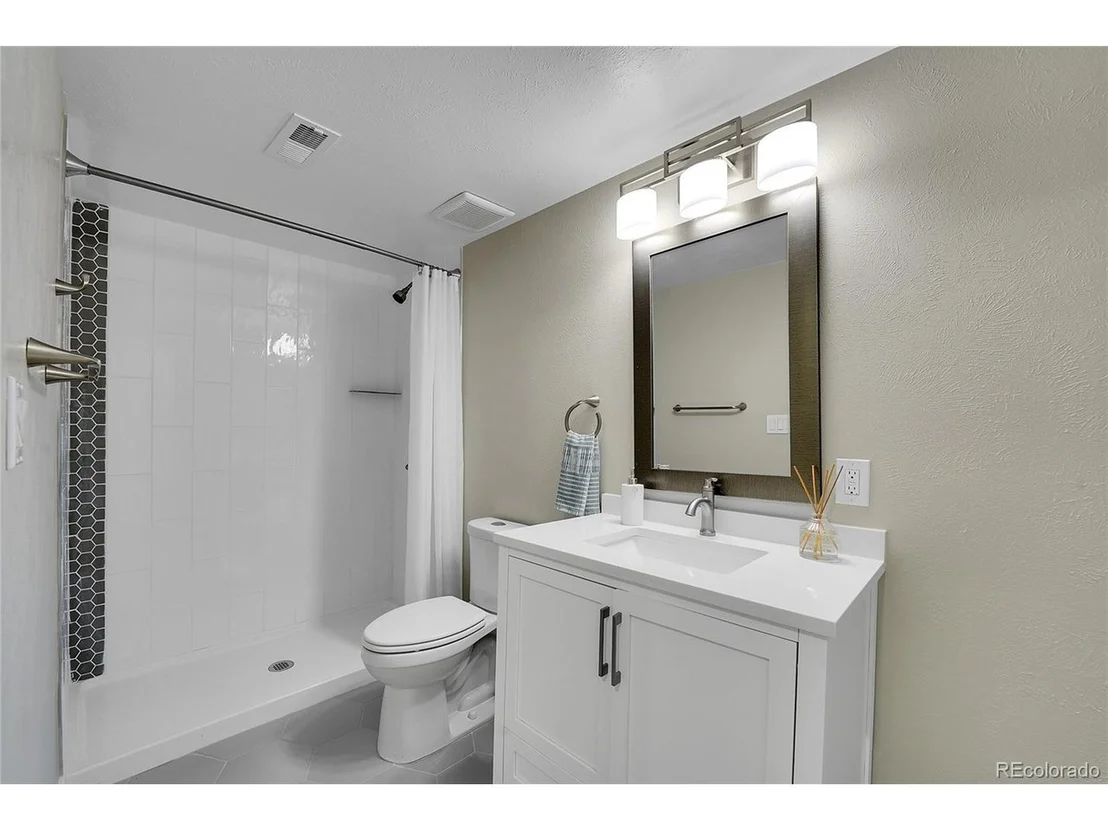 Photo of 9749 Meade Cir
