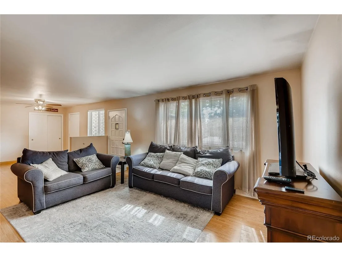 Photo of 295 Vaughn St