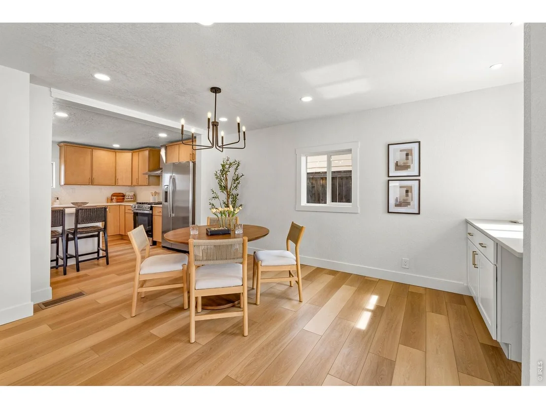 Photo of 104 Oak St
