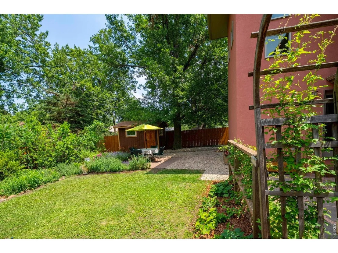 Photo of 3565 Martin Dr