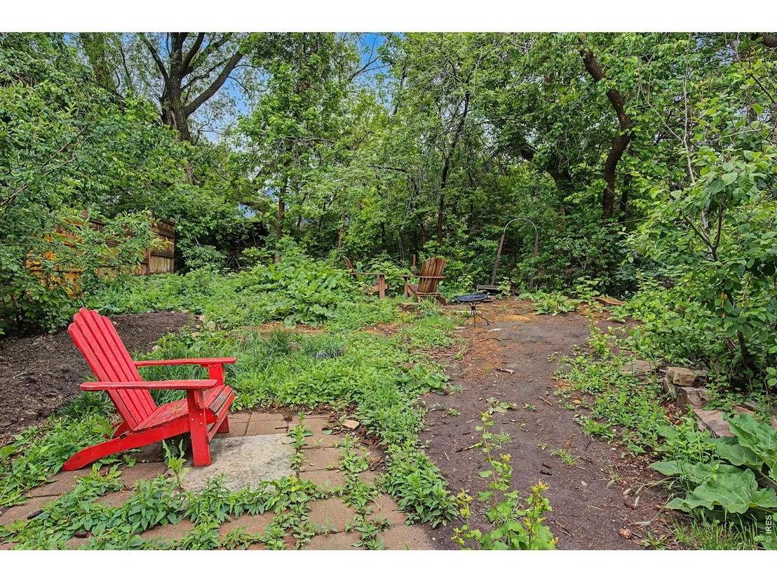 Photo of 1044 Maxwell Ave