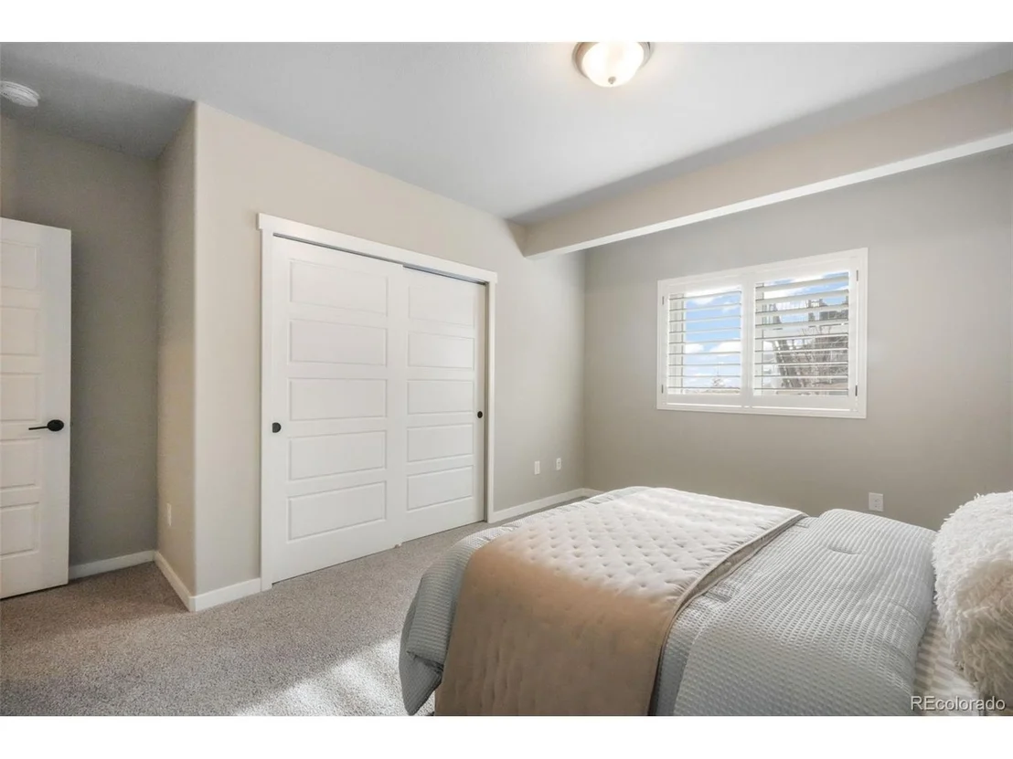 Photo of 2573 Lakes Edge Dr
