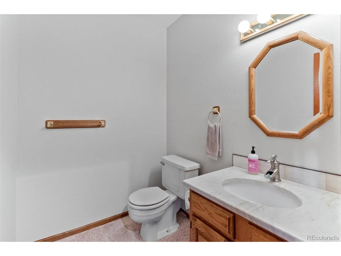 Photo of 665 Meadow Dr