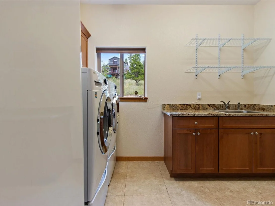 Photo of 11033 Barker Ave