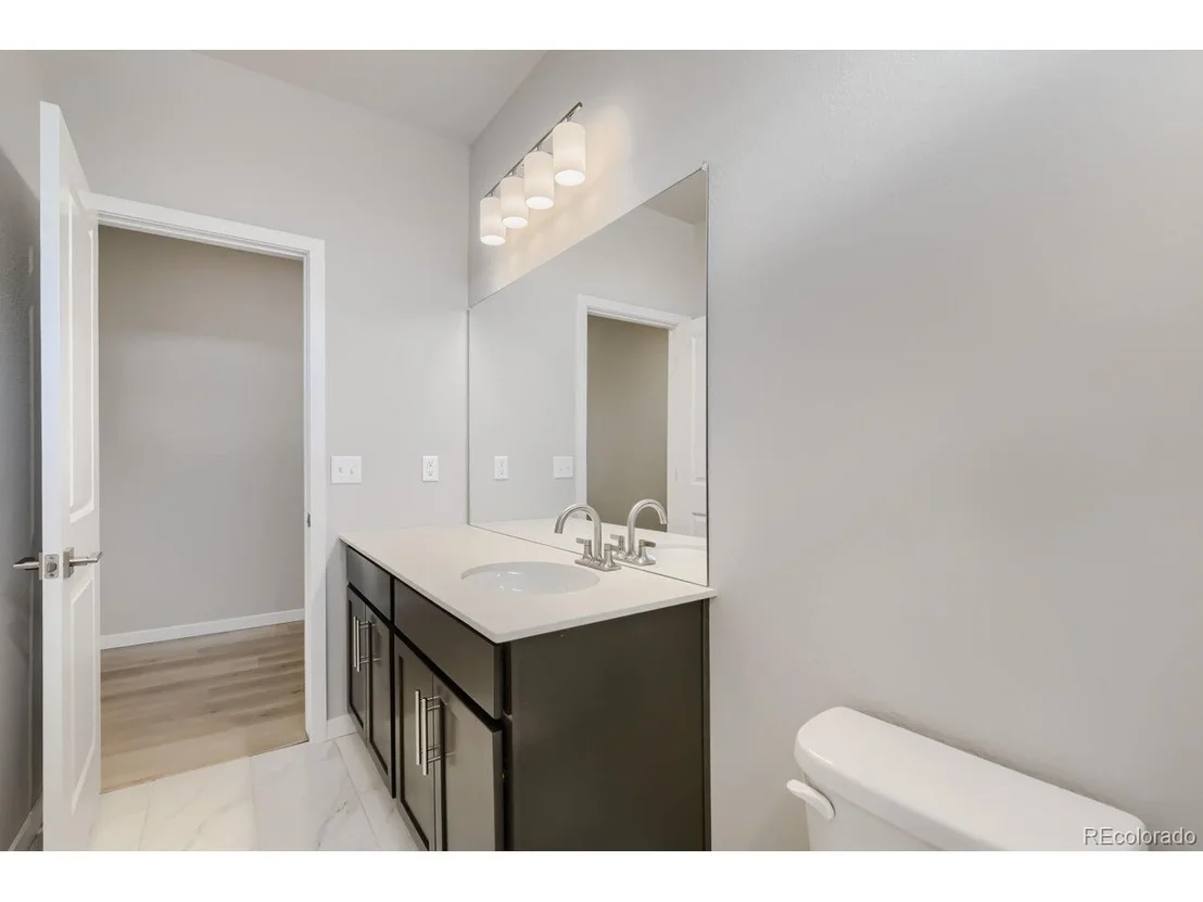 Photo of 46435 Heritage Ave