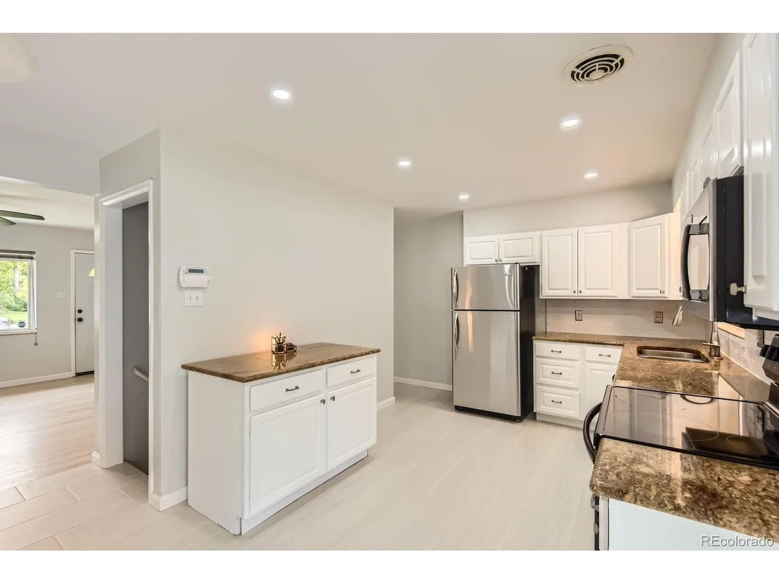 Photo of 5150 W Colgate Pl