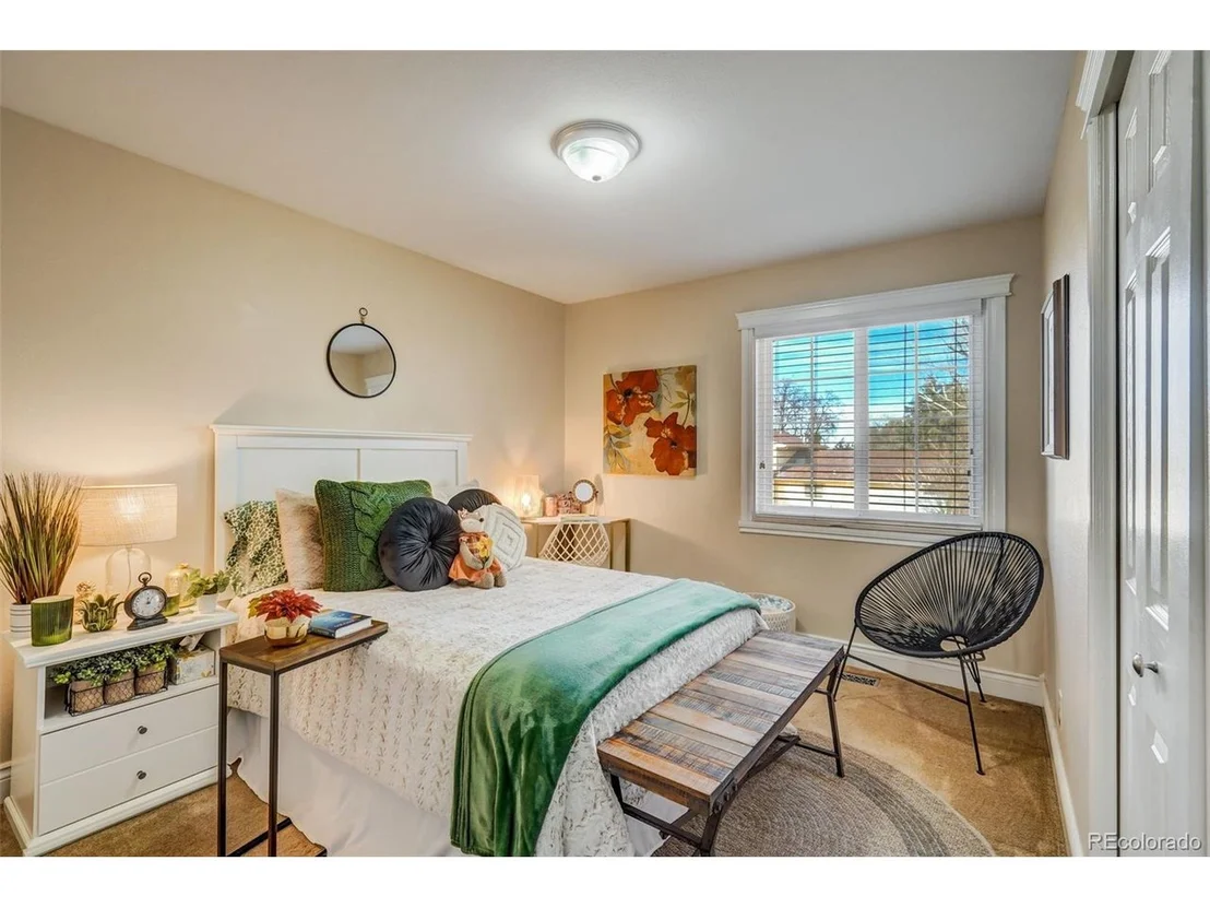 Photo of 7 Belaire Dr