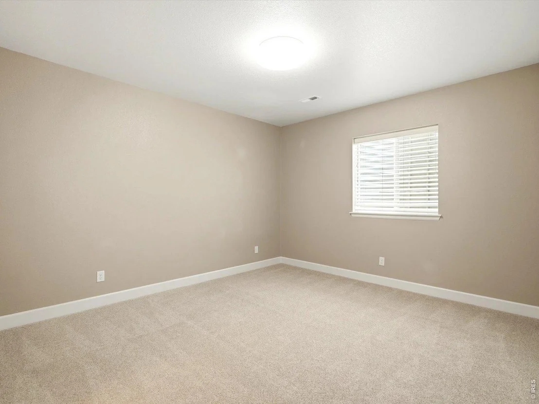 Photo of 950 Sumner Way