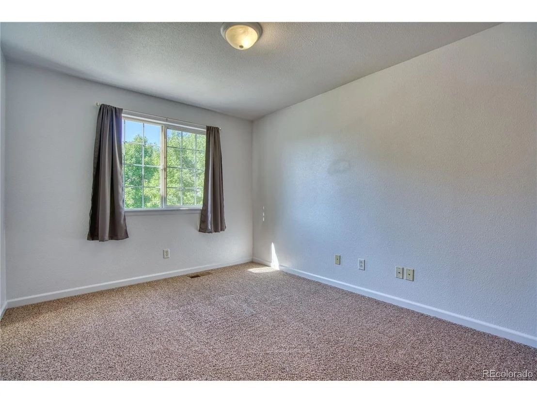 Photo of 1418 Red Mountain Dr
