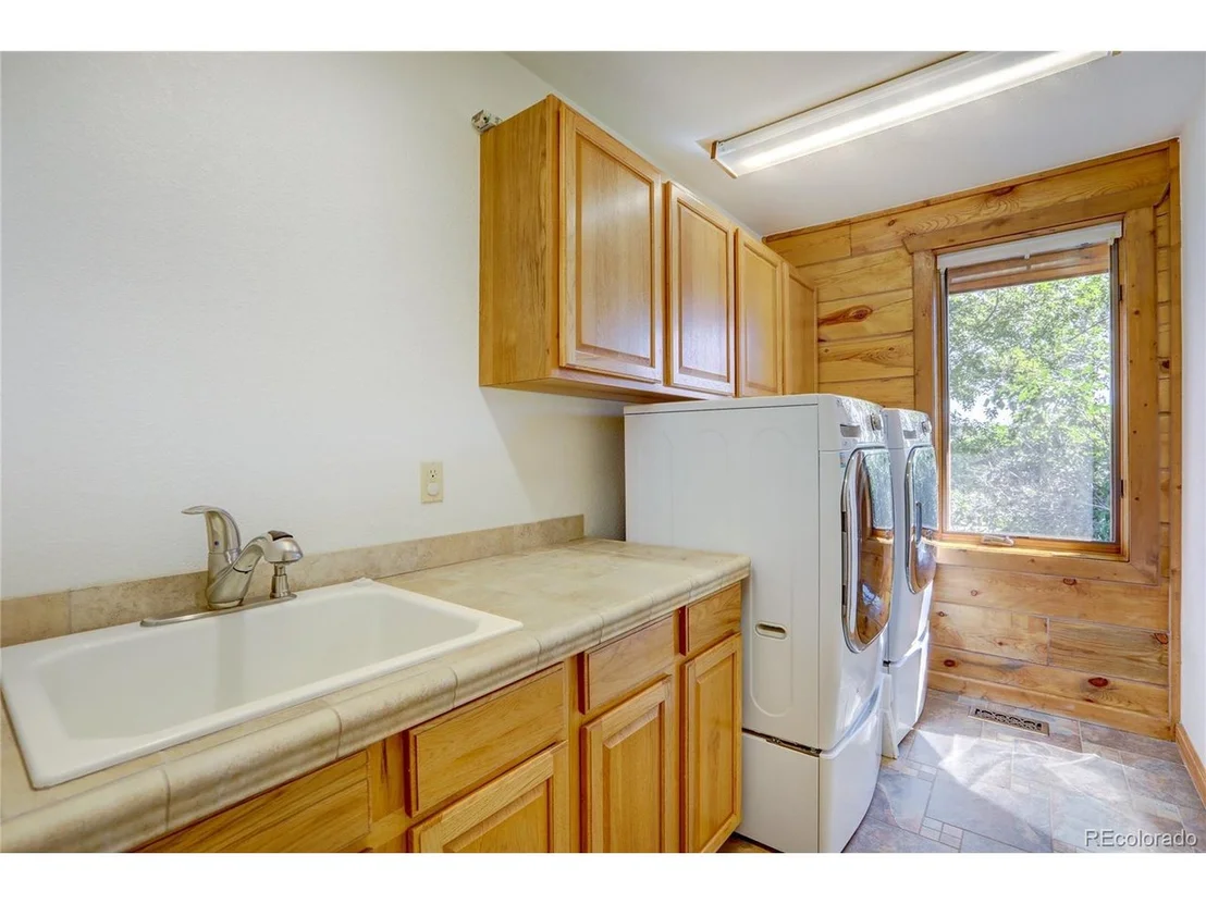 Photo of 6584 Lakeside Cir