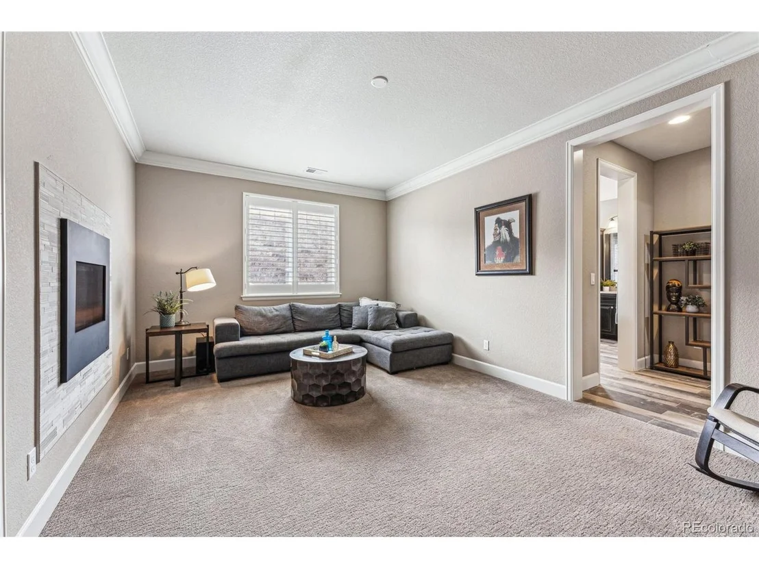 Photo of 4937 Hogback Ridge Rd