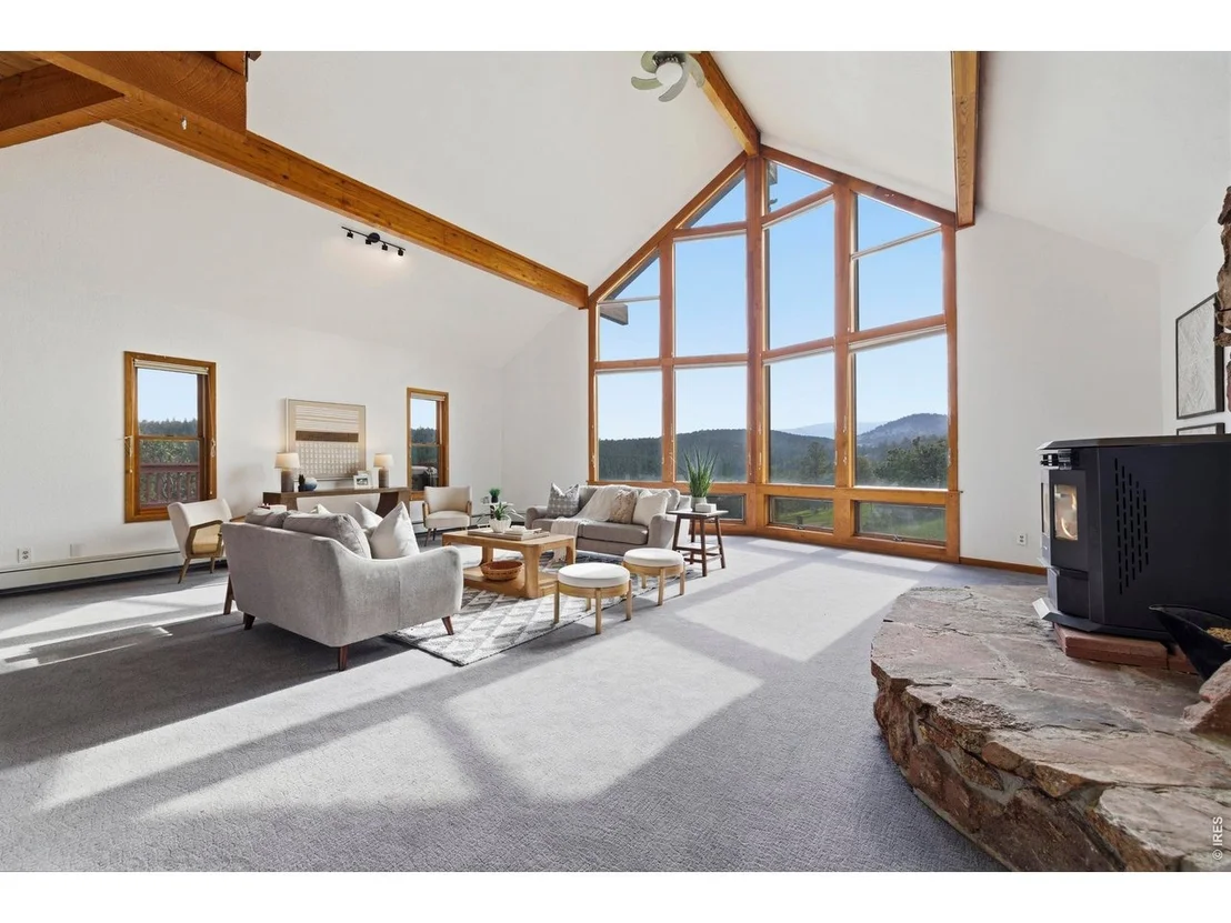 Photo of 8238 Sugarloaf Rd