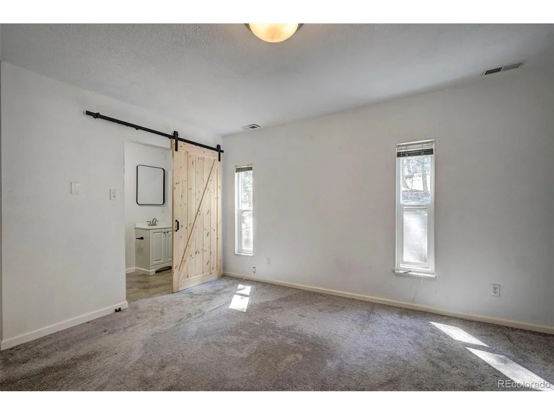 Photo of 10689 Charles Ln