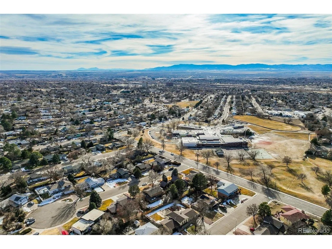 Photo of 7 Belaire Dr