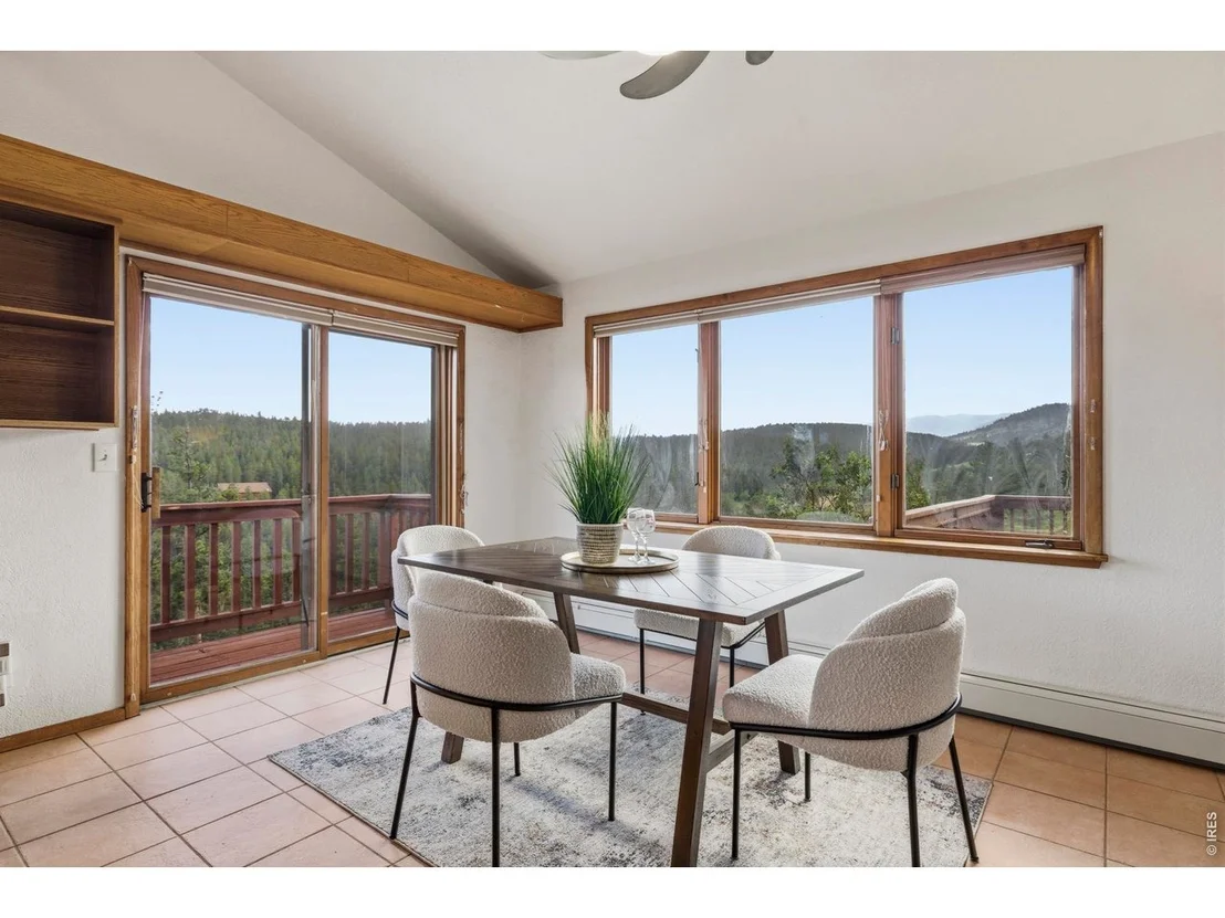 Photo of 8238 Sugarloaf Rd