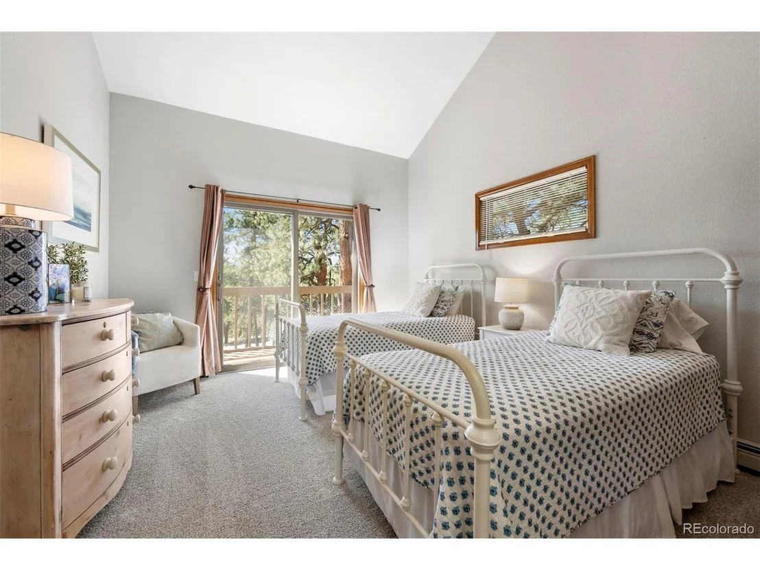 Photo of 2386 Daisy Ln