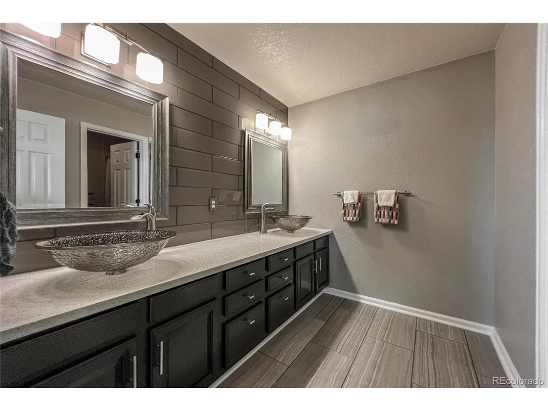 Photo of 6271 McIntyre Way