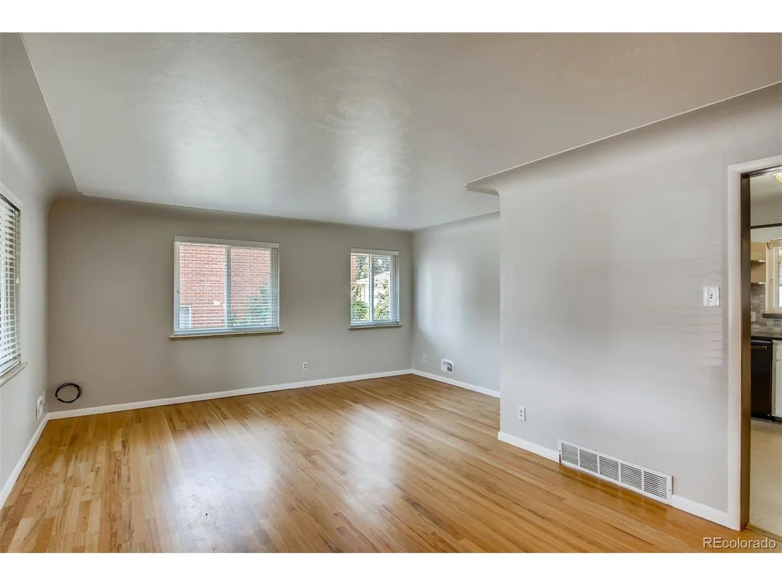 Photo of 5345 Otis St