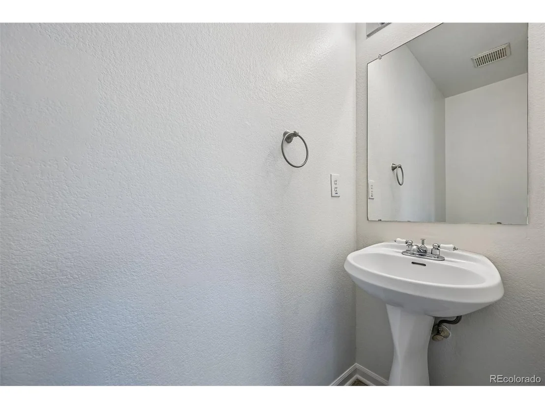 Photo of 1058 Oriole Cir