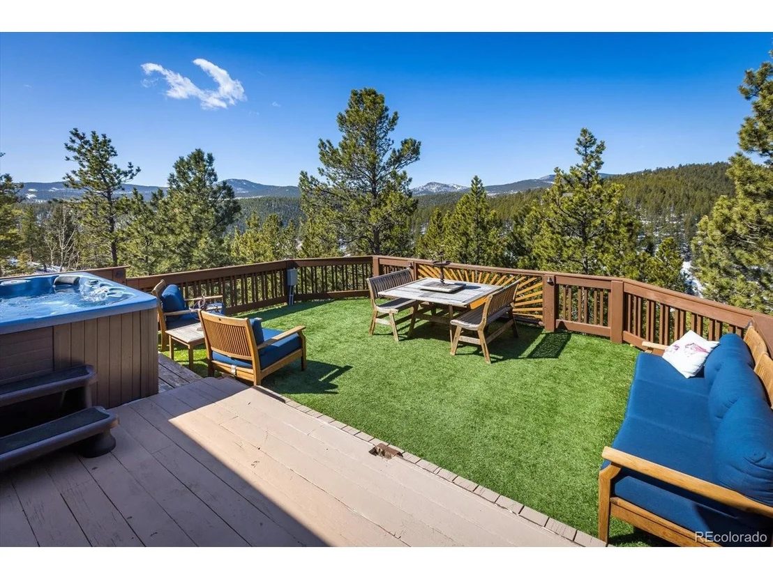 Photo of 261 Evergreen Rd
