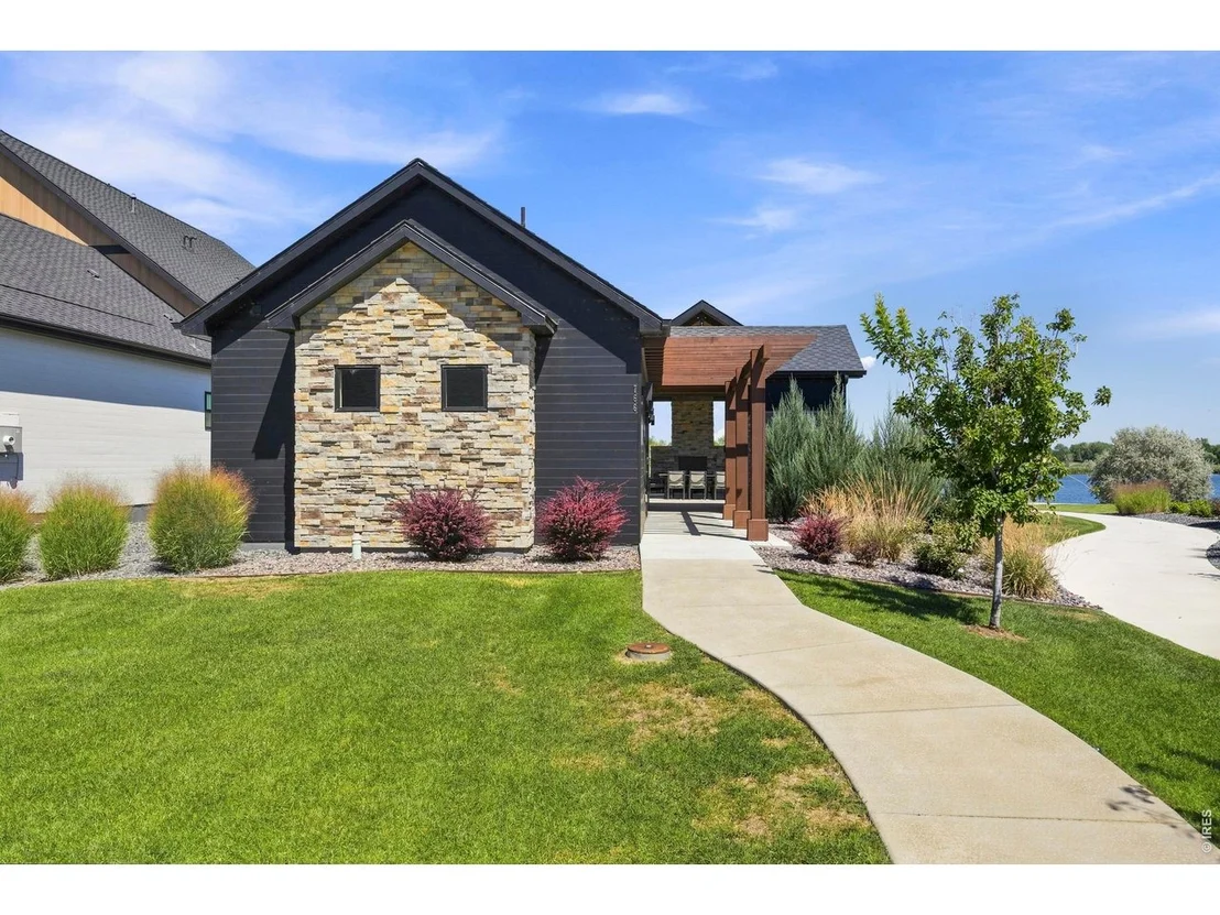 Photo of 1727 Barefoot Dr