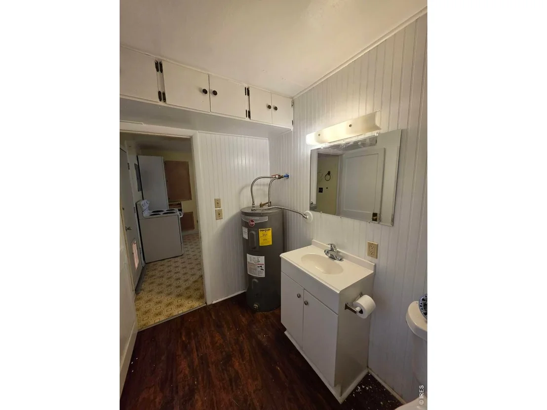 Photo of 310 N 8th Ave