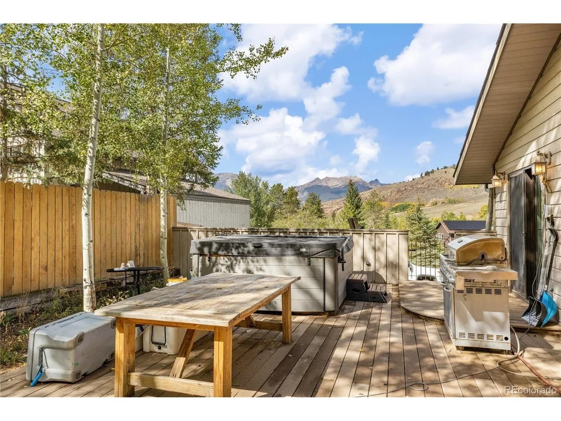 Photo of 208 Deer Path Rd