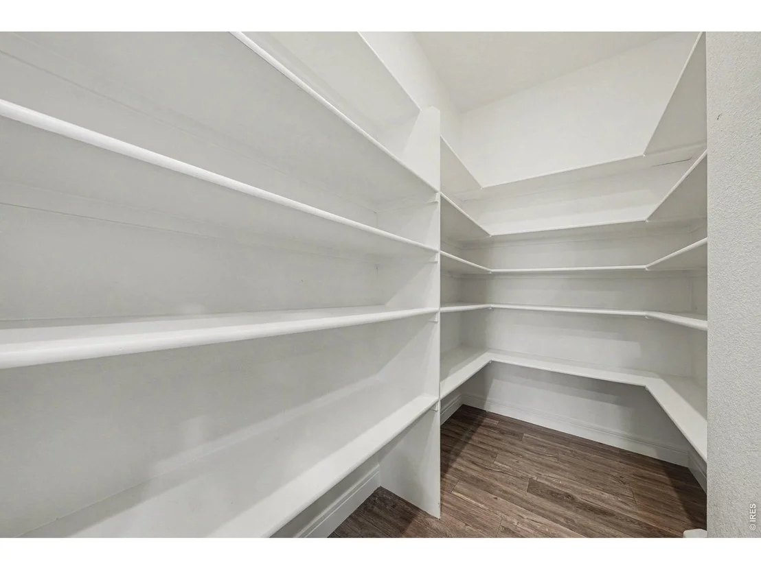 Photo of 250 Sutherland Dr
