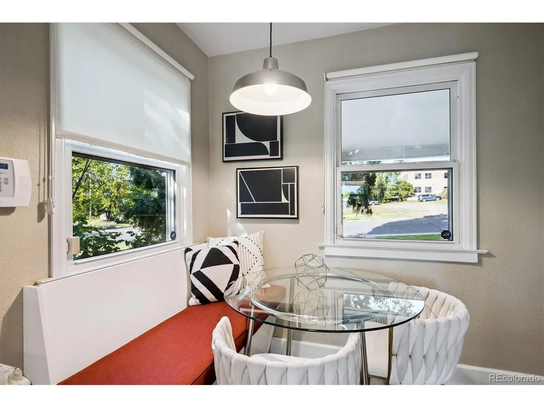 Photo of 310 King St