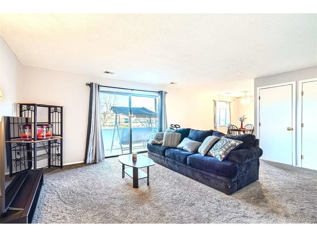 Photo of Unit 1008 at 2201 Sable Blvd