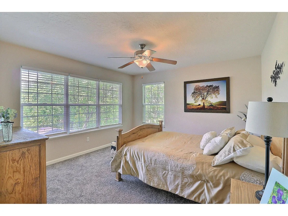 Photo of 101 54th Ave